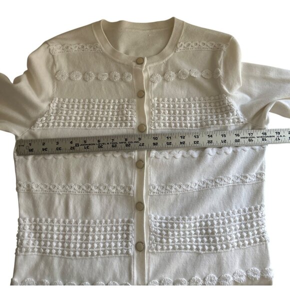 Vintage-Style Ivory Textured Knit Button-Up Cardigan With 3/4 Sleeves Grannycore - Picture 4 of 6